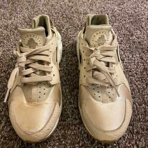 Taupe/Beige colored Nike huaraches